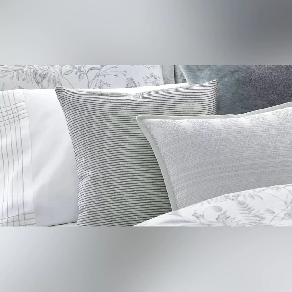 NEW RALPH LAUREN HOME THROW PILLOW WHITE & GRAY WOVEN ON BOTH SIDES 15 X 20